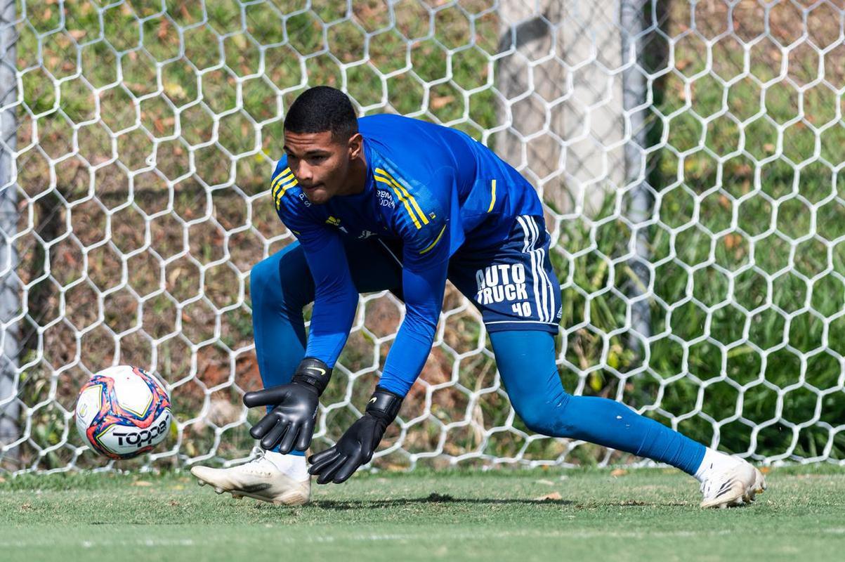 Fotos do treino do Cruzeiro desta sexta-feira na Toca II