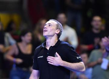 Aos 40 anos, tenista mineiro oficializou a aposentadoria com jogo de exibição antes de partida amistosa entre Rafael Nadal e Casper Ruud, em Belo Horizonte