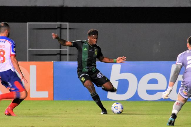 Fotos da vitria do Amrica sobre o Bahia, por 4 a 3, em Pituau, em Salvador, pela oitava rodada do Campeonato Brasileiro de 2021