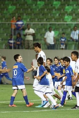 Santos, do craque Neymar, dominou a partida no Independncia e venceu com justia