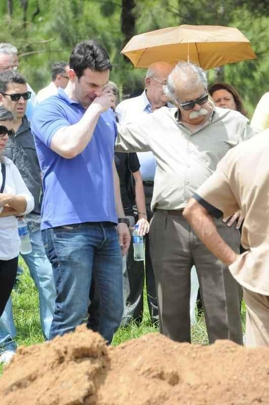 Sepultamento de Carlos Alberto Silva, no Parque da Colina, em BH, recebeu personalidades do esporte
