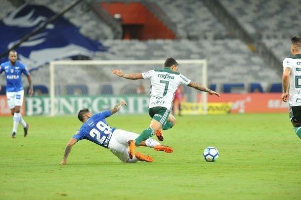 Cruzeiro e Palmeiras mediram foras, no Mineiro, pela oitava rodada do Campeonato Brasileiro