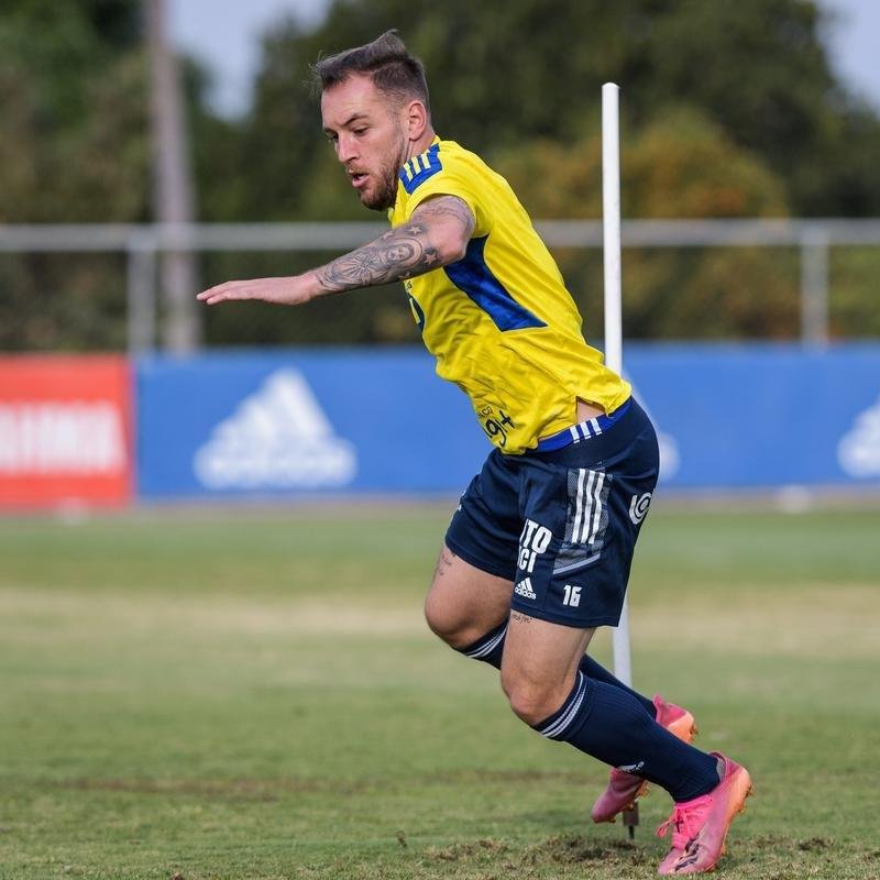Comisso tcnica de Vanderlei Luxemburgo comandou treino na Toca da Raposa II nesta quarta-feira. Time se prepara para enfrentar o Brusque, s 11h de sbado, no estdio Augusto Bauer, em Santa Catarina, pela 16 rodada da Srie B.