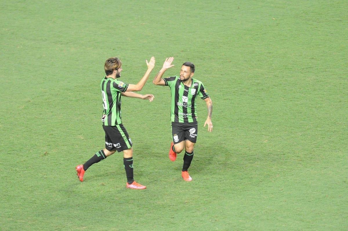 Amrica x Nutico: fotos do jogo desta sexta-feira (09/10), no Independncia, pela 15 rodada da Srie B