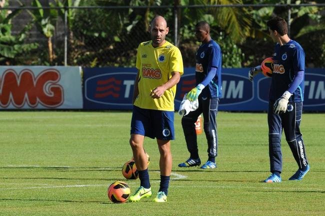 Bruno Rodrigo (zagueiro) - contratado ao Santos, ficou por quatro anos seguidos no Cruzeiro, quase sempre na condio de titular, e foi bicampeo brasileiro. Forte na bola area, marcou 17 gols em 166 partidas e se estabeleceu como quarto maior zagueiro-artilheiro da histria do clube.