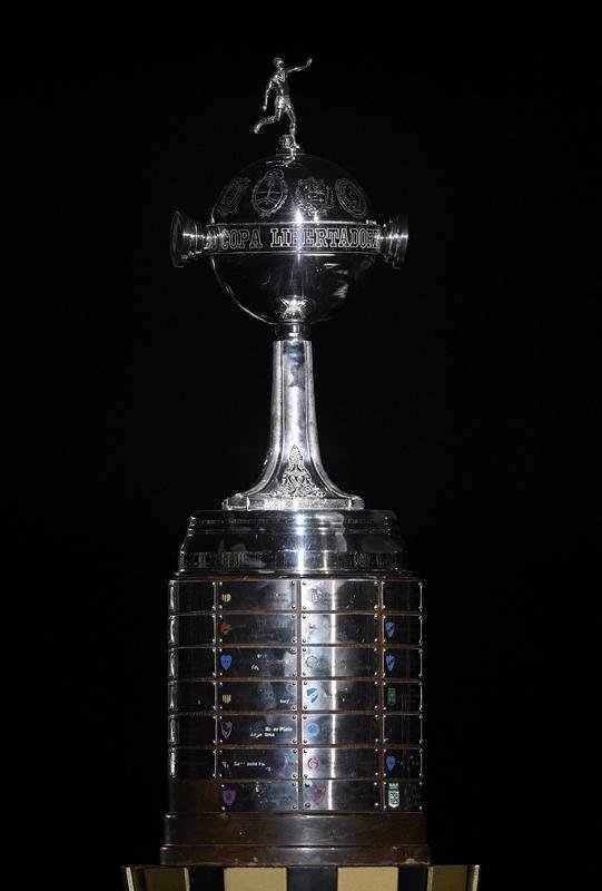 Grmio vence Lans de novo na Argentina e conquista o tri da Copa Libertadores