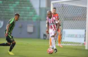 Veja fotos do jogo entre Amrica e Villa Nova