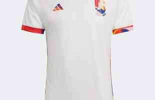 A camisa II da Blgica para a Copa do Mundo  branca e foi produzida pela Adidas