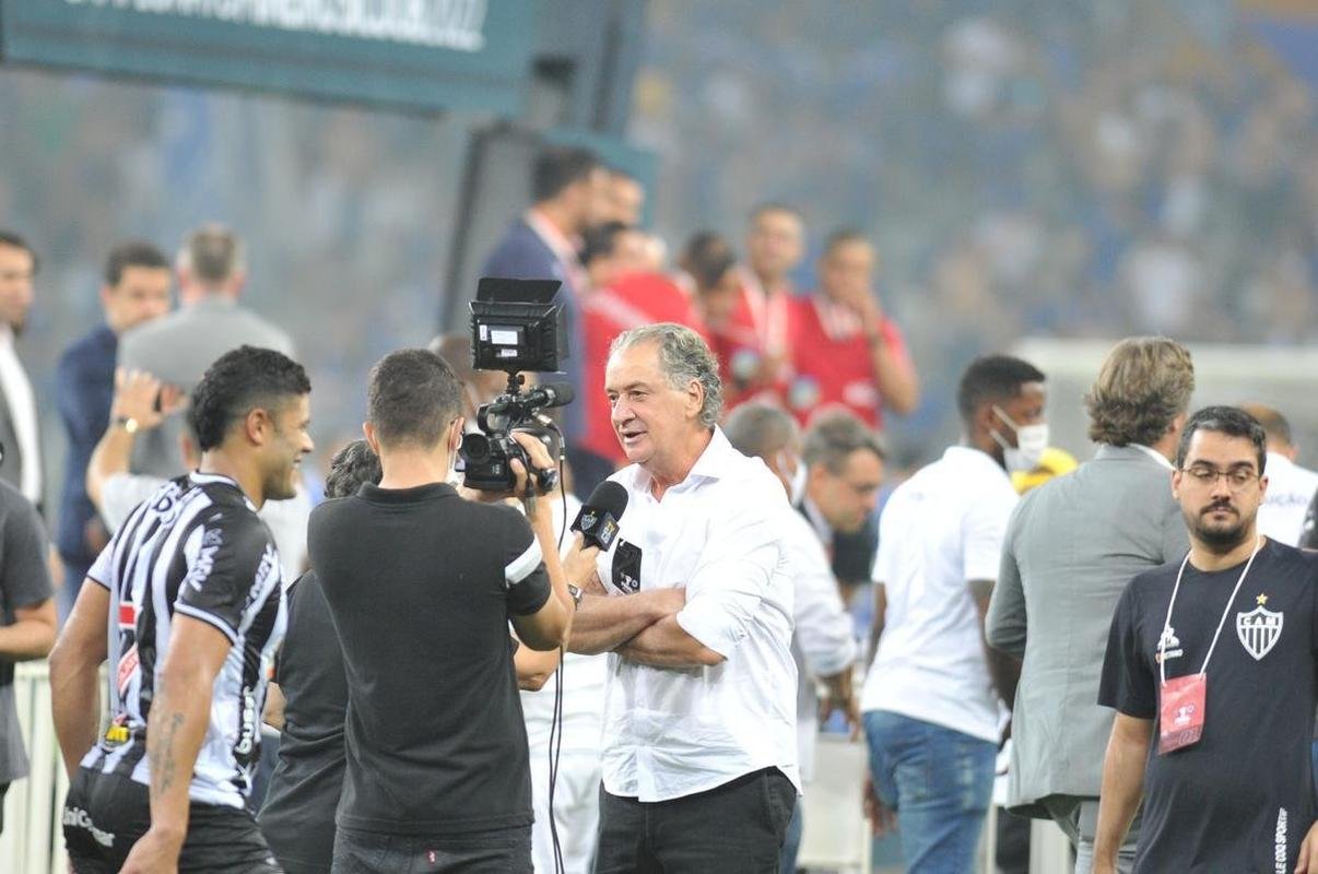 Festa do Atltico no Mineiro pela conquista do tricampeonato mineiro. Galo derrotou o Cruzeiro por 3 a 1 na final nica do estadual. Gols foram de Hulk (2) e Nacho