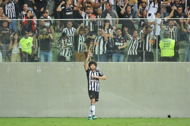 Galo virou no segundo tempo com gols de Rger Guedes e Luan. 