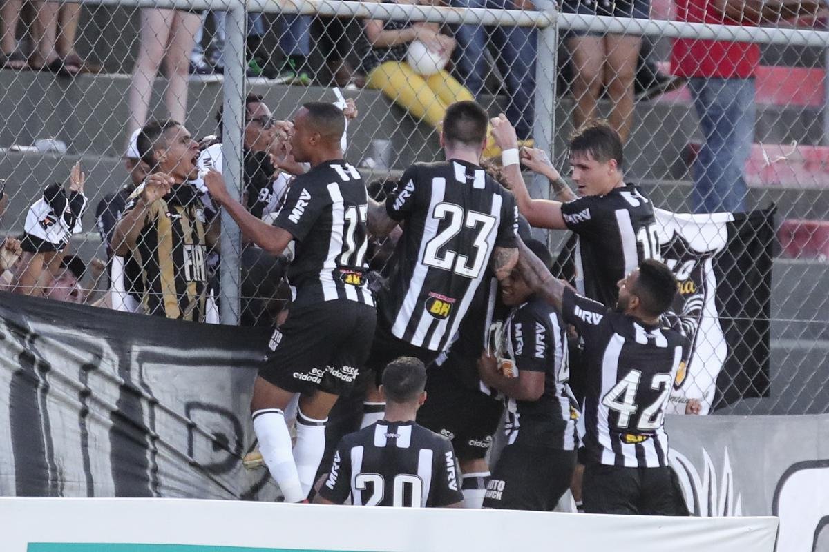 Fotos do duelo entre Patrocinense e Atltico, em Patrocnio, pela nona rodada do Mineiro. Galo venceu a partida por 1 a 0, com gol de Alerrandro, aos 45 minutos do segundo tempo