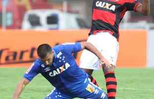 Flamengo e Cruzeiro jogaram em Cariacica-ES pela 27 rodada do Campeonato Brasileiro