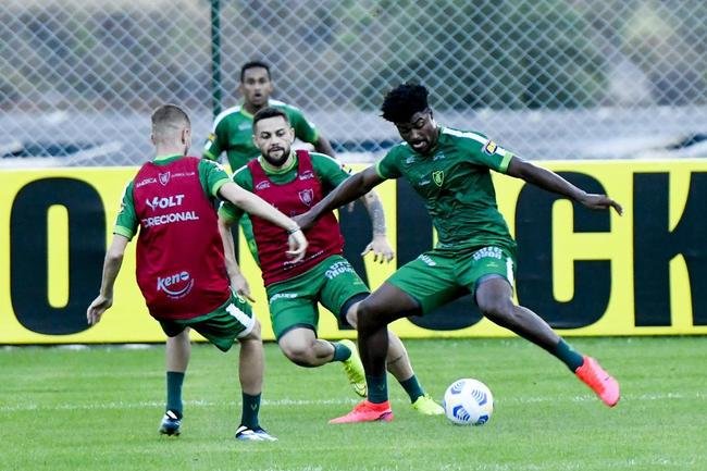 Mancini comandou primeiras atividades no Coelho nesta semana