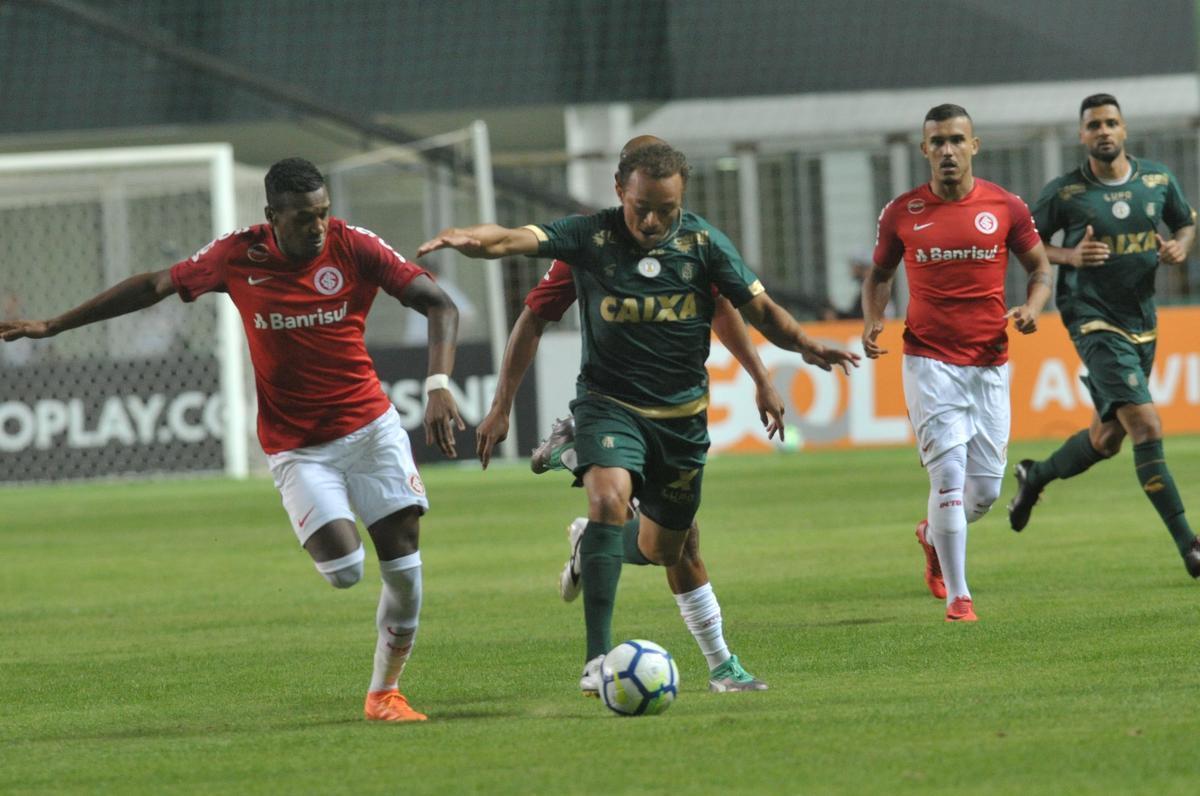 Fotos do jogo entre Amrica e Internacional, no Independncia, pela 15 rodada do Campeonato Brasileiro