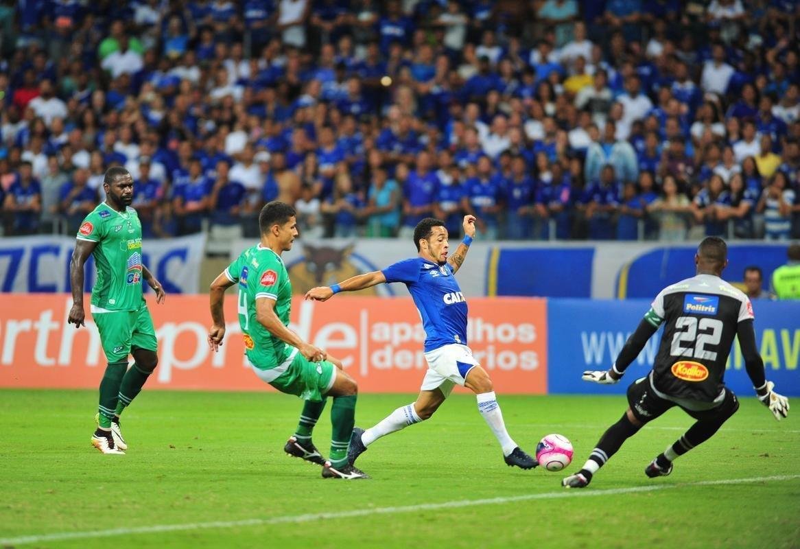 Rafinha entrou na etapa final, 'voou em campo' e marcou os dois gols que fecharam a vitria
