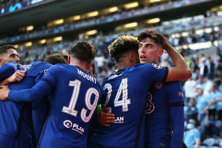 Imagens da grande decisão entre Manchester City e Chelsea no Estádio do Dragão