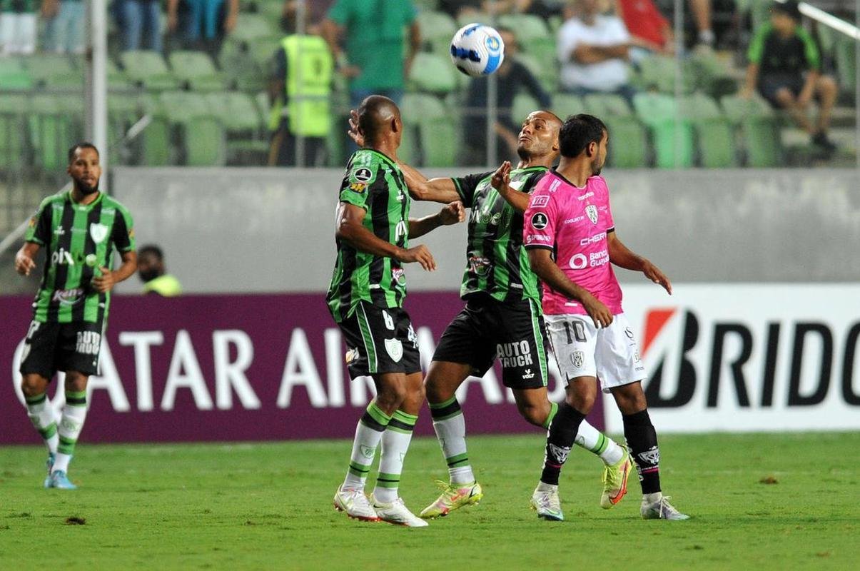 Fotos da derrota do Amrica para o Independiente del Valle, por 2 a 0, no Independncia, pelo Grupo D da Copa Libertadores