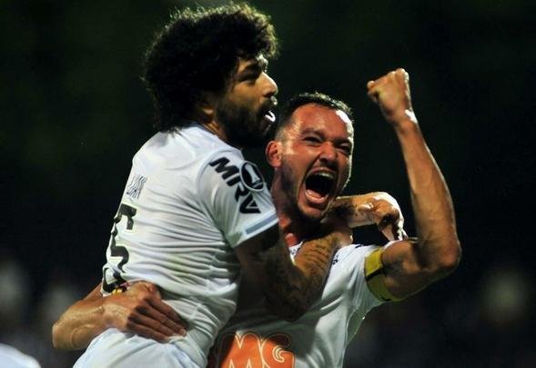 Imagens da partida entre Defensor e Atlético, em Montevidéu, pela Libertadores