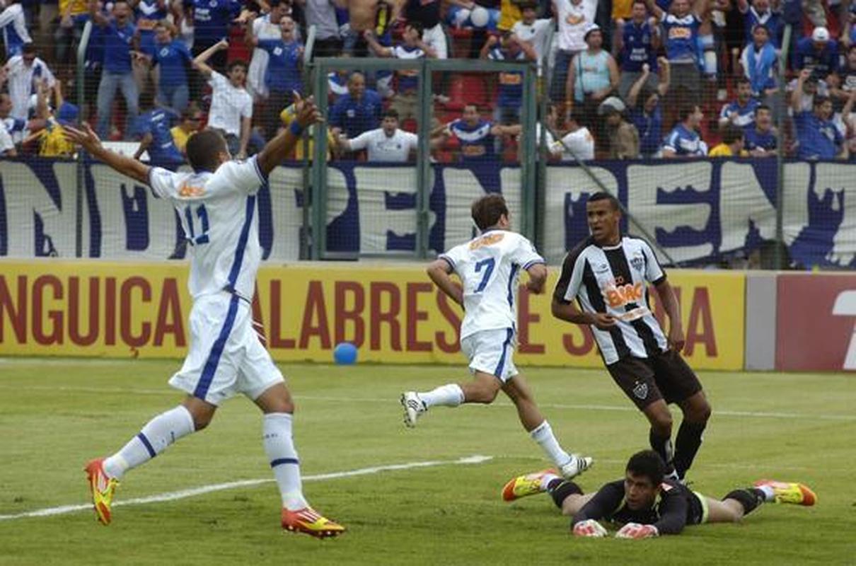 Imagens da goleada histrica por 6 a 1 do Cruzeiro sobre o Atltico