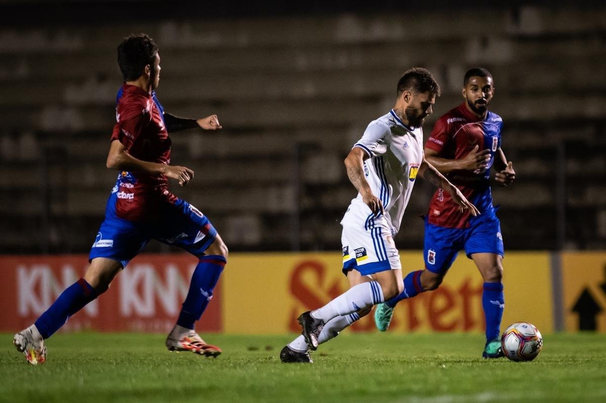 Fotos do jogo entre Paran e Cruzeiro, pela 38 rodada da Srie B do Brasileiro