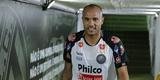 O atacante Roger, de 35 anos, rescindiu seu contrato com o Oper�rio-RN em outubro para 'repensar a carreira'. N�o assinou com nenhum clube desde ent�o.