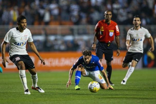 Fotos de Corinthians 1x1 Cruzeiro, no Pacaembu, pela 19ª rodada do Campeonato Brasileiro (Marcello Zambrana/Light Press/Cruzeiro)