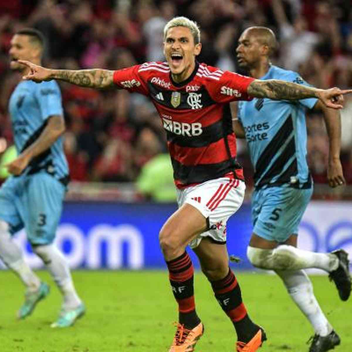 Flamengo 2 x 1 Athletico-PR: gols, melhores momentos e ficha do