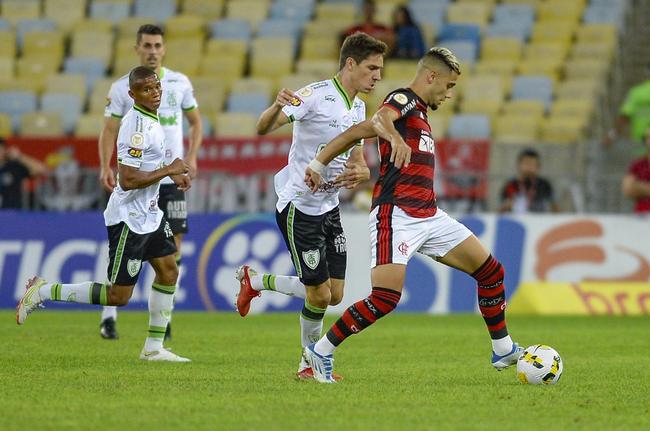 América foi derrotado pelo Flamengo por 3 a 0, no Maracanã