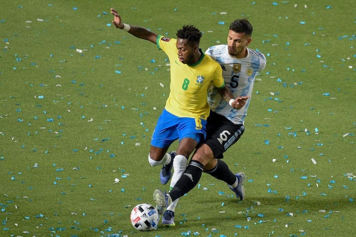 Sem Neymar, Brasil encarou a Argentina em clssico agitado pelas Eliminatrias