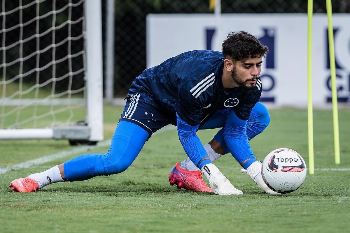 Imagens do treino do Cruzeiro nesta tera-feira (3 de janeiro), na Toca da Raposa II