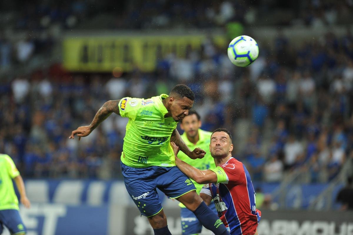 Cruzeiro estreou terceiro uniforme, o ltimo produzido pela Umbro