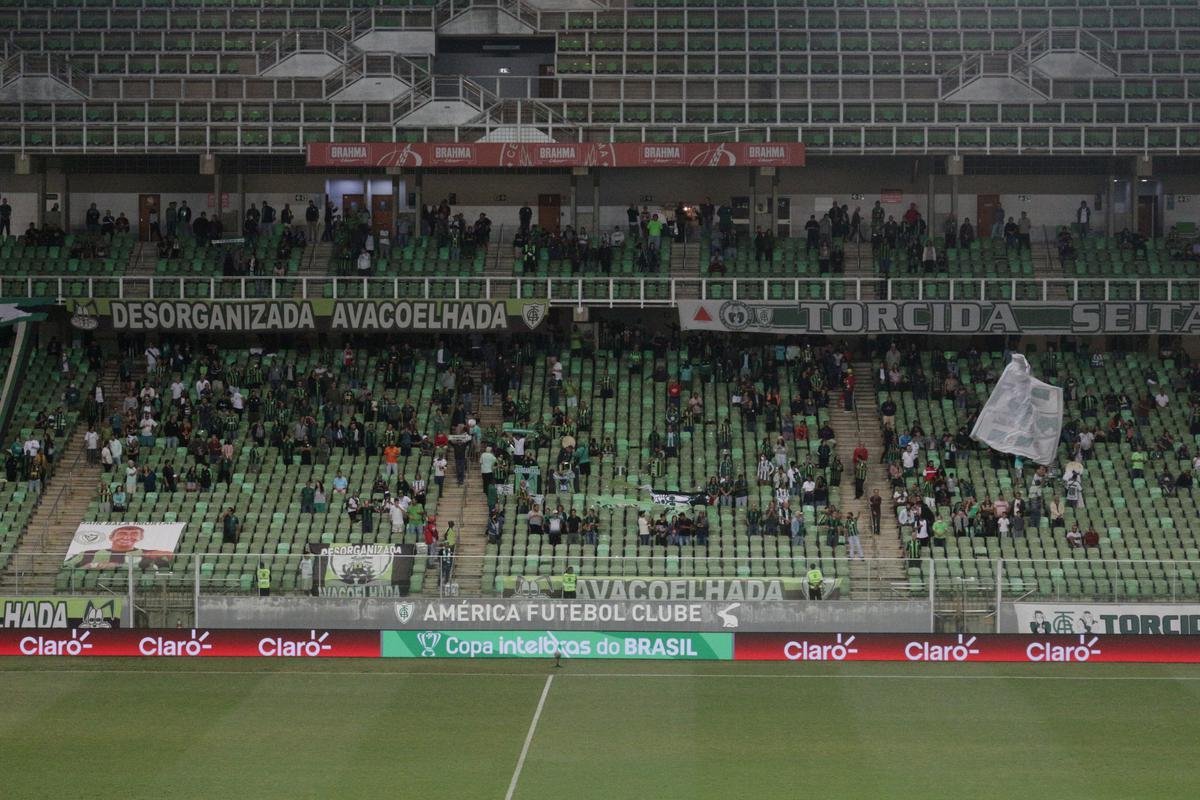 Fotos da torcida do Amrica, no Independncia, durante o jogo contra o CSA pela terceira fase da Copa do Brasil