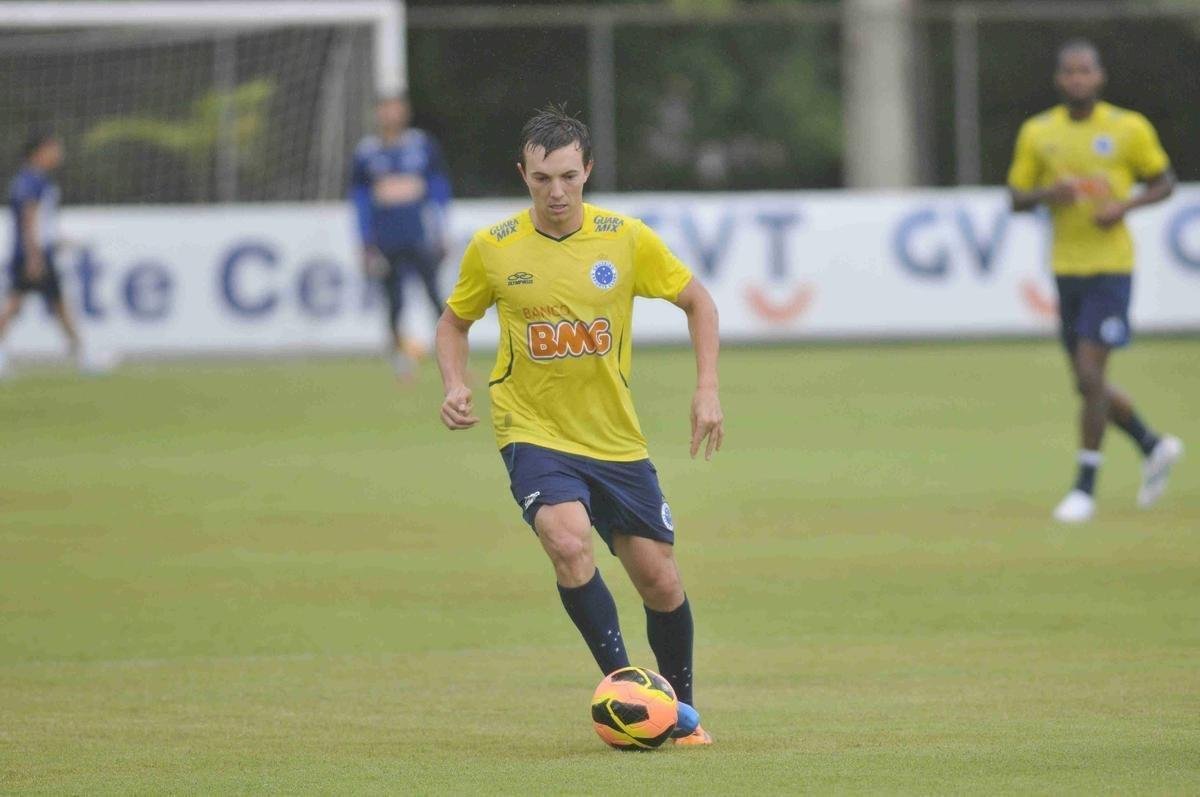 Dagoberto (atacante) - embora no seja centroavante de ofcio, o ex-jogador de Atltico-PR, So Paulo e Internacional exerceu essa funo em algumas ocasies pelo Cruzeiro. Em dois anos, marcou 23 gols em 81 jogos e foi nome importante na conquista do bicampeonato brasileiro.
