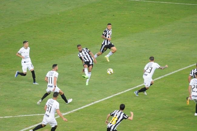 Atltico e Corinthians se enfrentaram no Mineiro, neste domingo (24), em jogo vlido pela 19 rodada da Srie A do Campeonato Brasileiro.