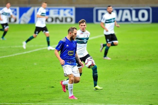 Fotos do jogo entre Cruzeiro e Coritiba, no Mineiro, em Belo Horizonte, pela nona rodada da Srie B do Campeonato Brasileiro de 2021