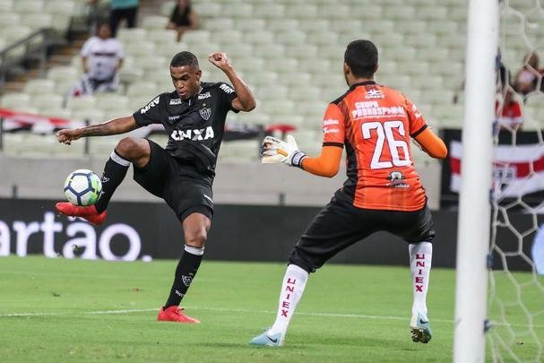 Veja imagens do empate entre Ferroviário-CE e Atlético no Castelão