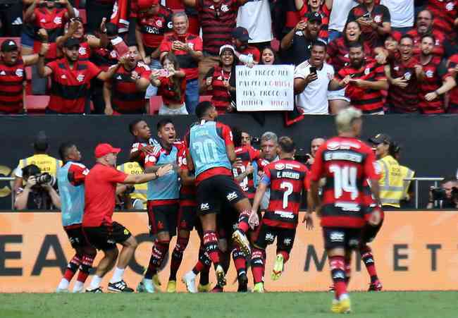 No mesmo dia do jogão da Supercopa entre Flamengo e Palmeiras, um jogo da  Serie A3 do Paulista teve o mesmo placar com um roteiro mais louco: fora de  casa, o Marília