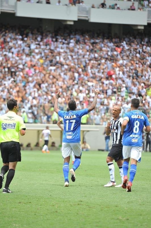 04/03/2018 - Atltico 0 x 1 Cruzeiro (Campeonato Mineiro) - Em duelo vlido pela primeira fase do Campeonato Mineiro, o Cruzeiro venceu o clssico por 1 a 0, no Independncia. O gol da vitria foi marcado por Raniel, no incio do segundo tempo. Pouco depois, Edilson foi expulso, mas o Galo no conseguiu o empate.
