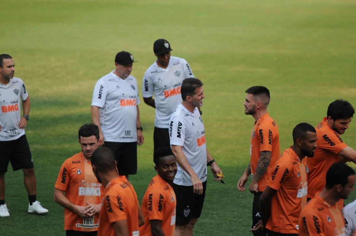 Vagner Mancini e Luan concederam entrevista na Cidade do Galo
