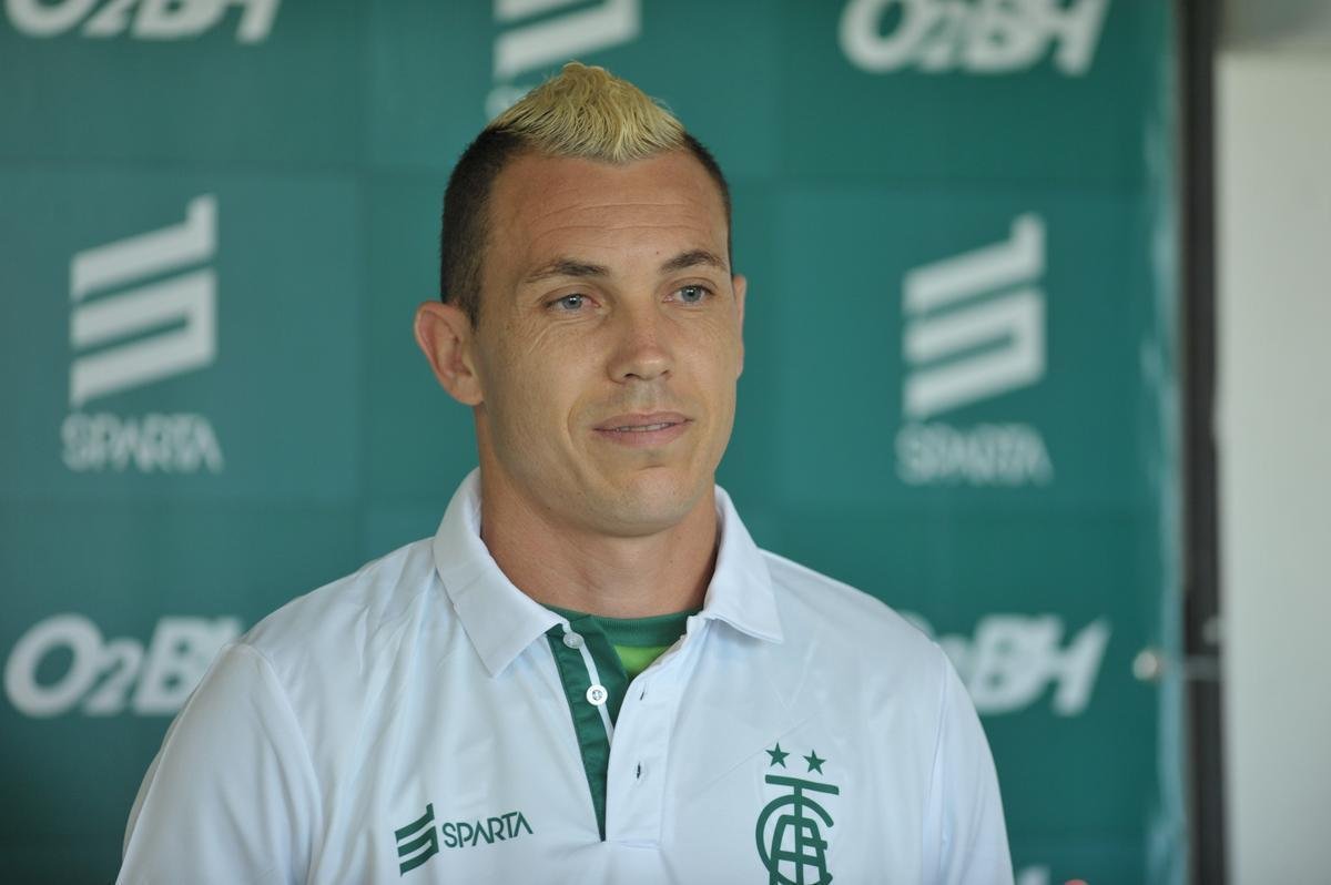 Atacante Marcelo Toscano e meia Felipe Azevedo reforam o Amrica para a disputa da Srie B de 2019