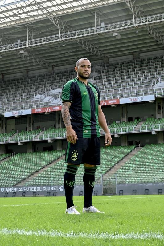 Fotos dos novos uniformes do Amrica