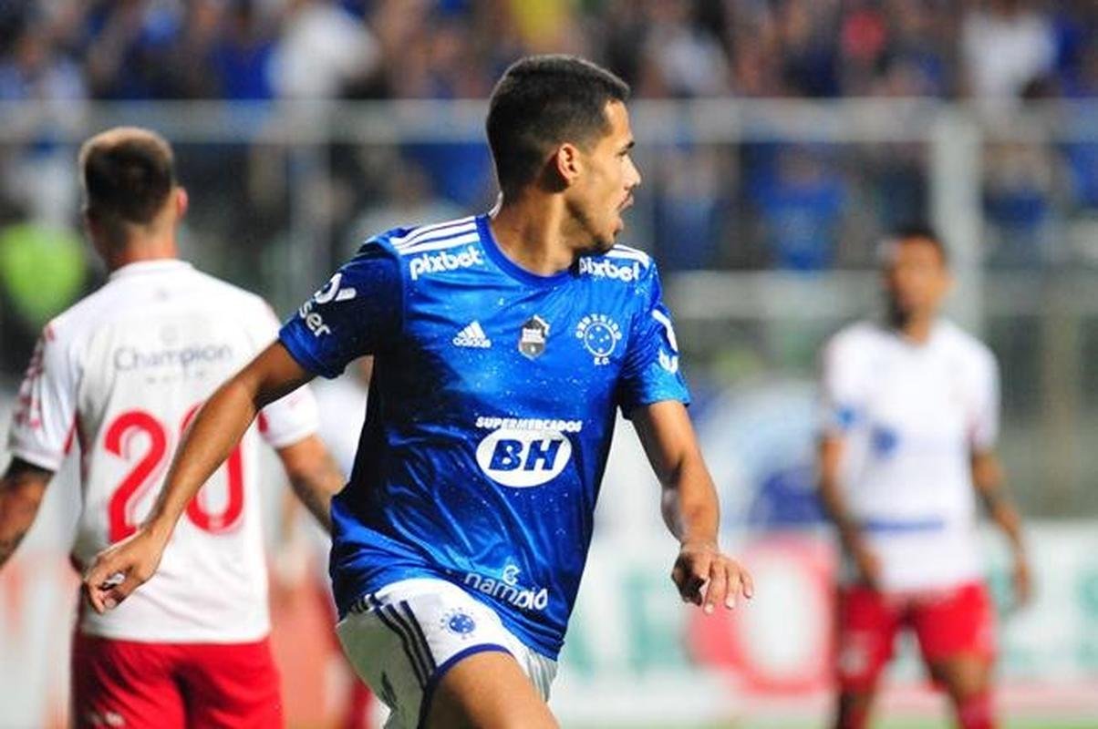 O Cruzeiro goleou o Nutico por 4 a 0 no Independncia, em Belo Horizonte, na 26 rodada da Srie B