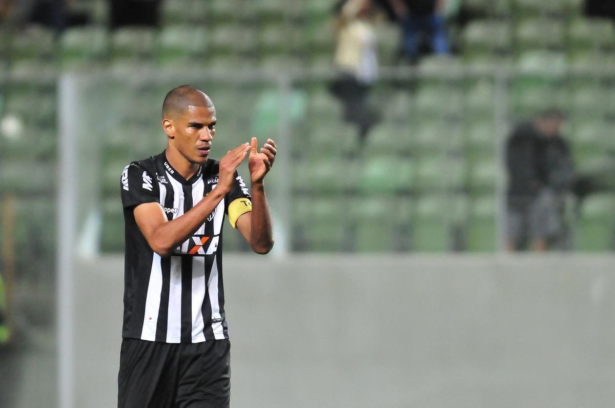 Fotos do jogo desta segunda-feira entre Galo e Furaco