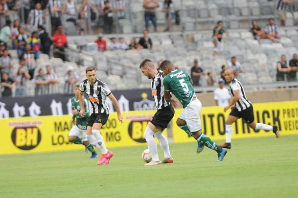 No dia da apresentao de Diego Tardelli, Atltico perde para Caldense no Mineiro