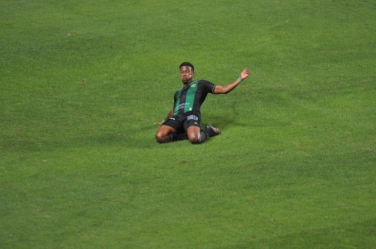 Ribamar abriu o placar para o Amrica sobre o Inter no Independncia