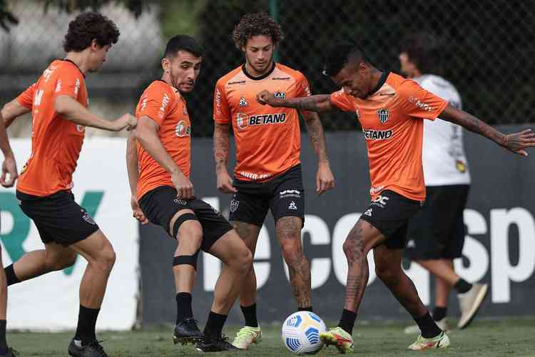 Atlético fecha preparação para enfrentar o Juventude; veja fotos