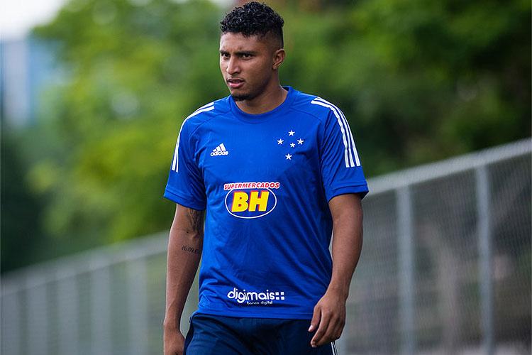 Em litgio com o Cruzeiro, volante derson  oferecido ao Atltico