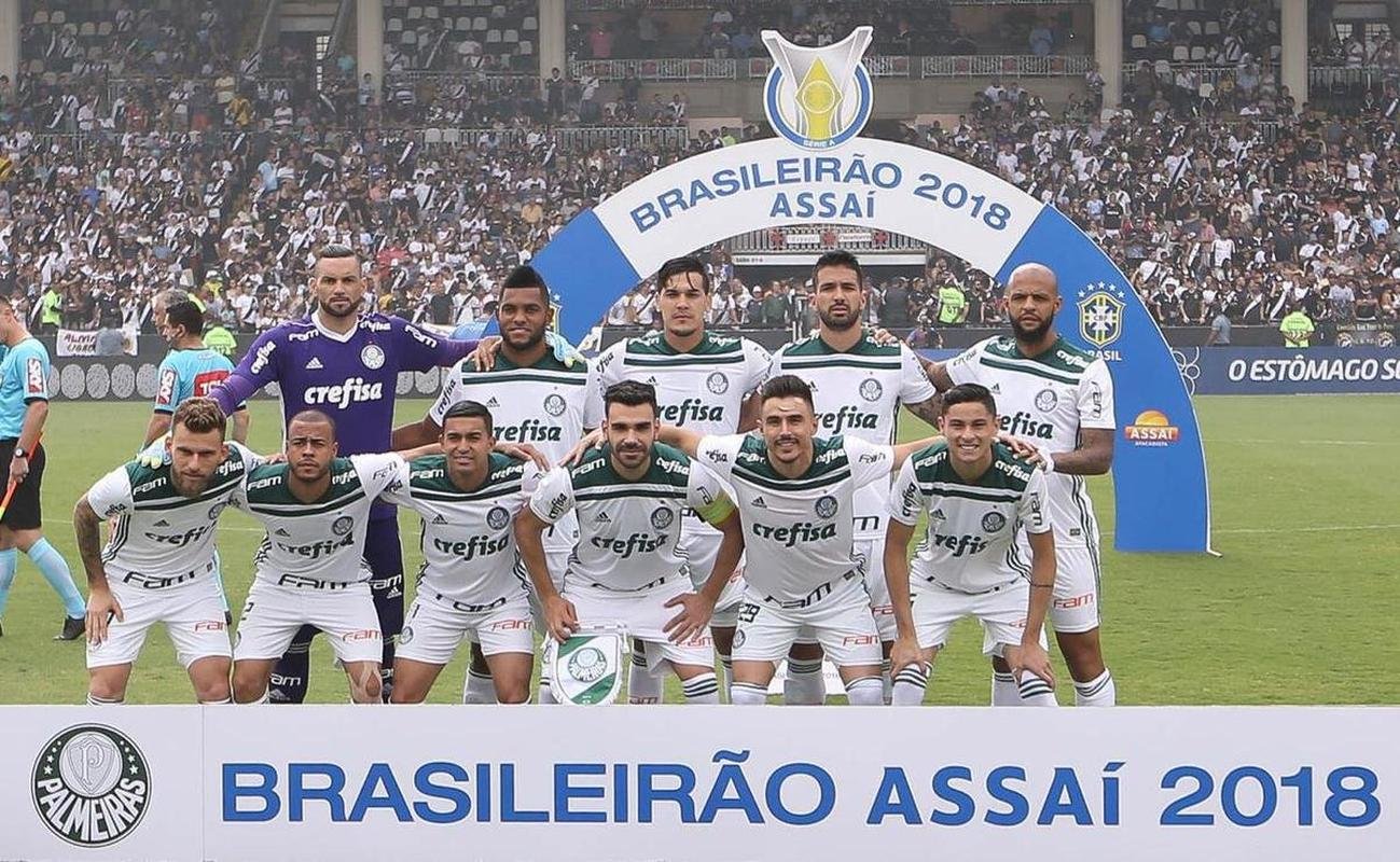 2018 - Palmeiras encerrou a 19 rodada em 6 lugar, com 33 pontos, a oito de distncia do lder So Paulo
