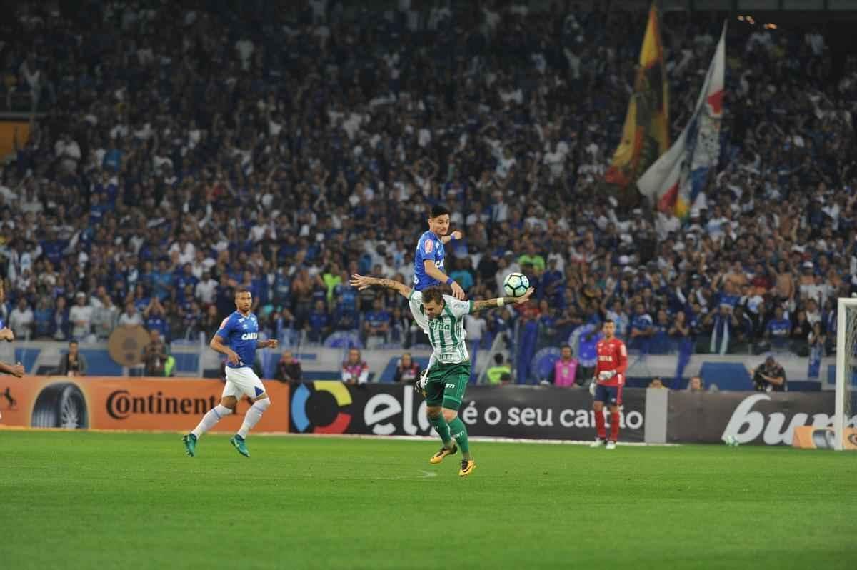 Imagens do jogo entre Cruzeiro e Palmeiras, pelas quartas de final da Copa do Brasil, no Mineiro
