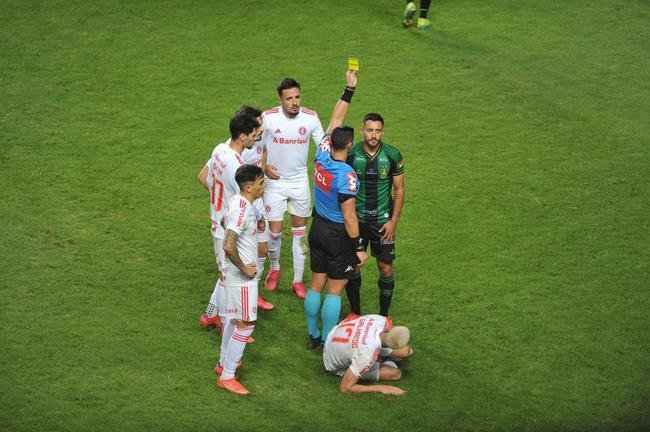 Ribamar chegou a marcar o segundo gol do Amrica no jogo, mas ele foi invalidado devido a um toque na mo de Alan Ruschel antes do cruzamento para o atacante.